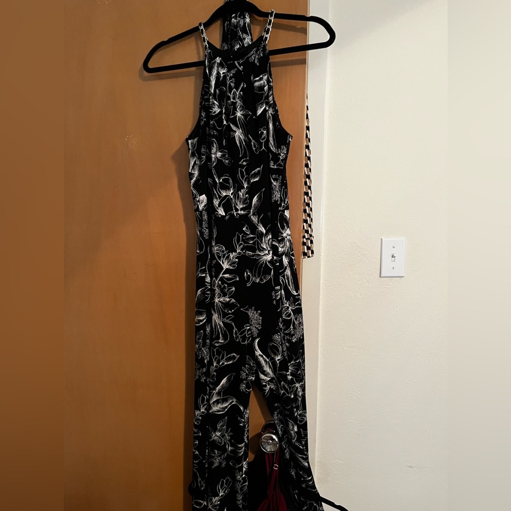 Women’s White House black market jumpsuit size 8